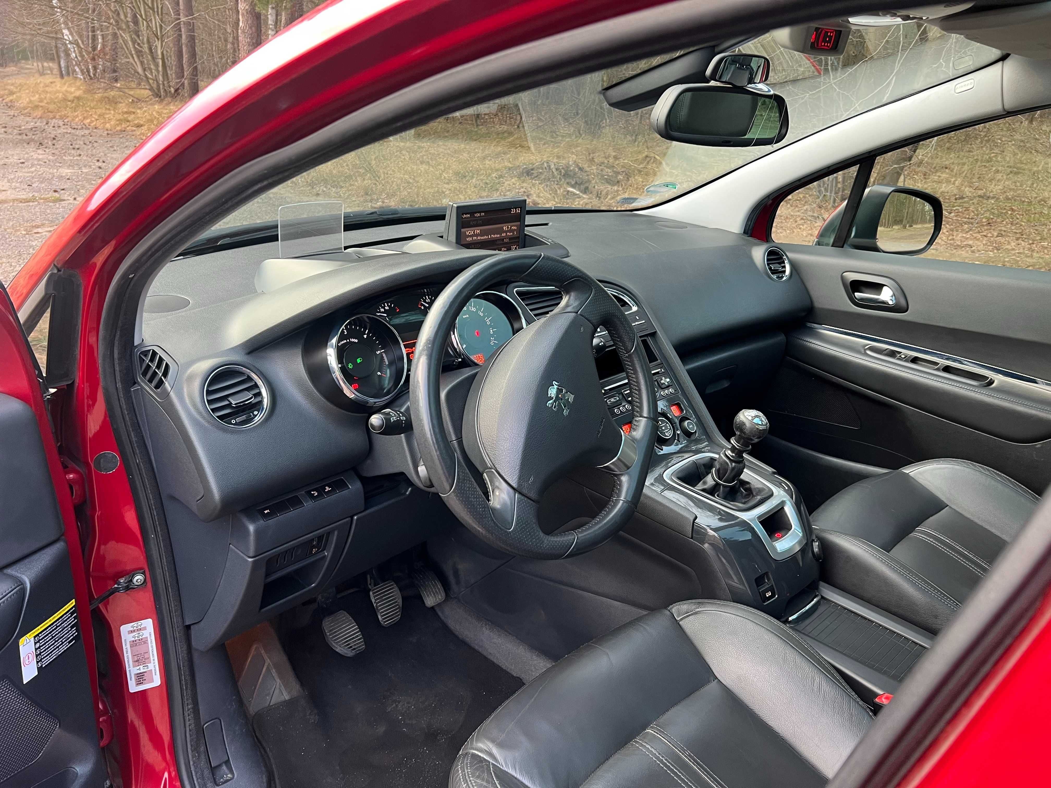 SPRZEDAM auto Peugeot 5008 - 7-osobowy, idealny dla rodziny!