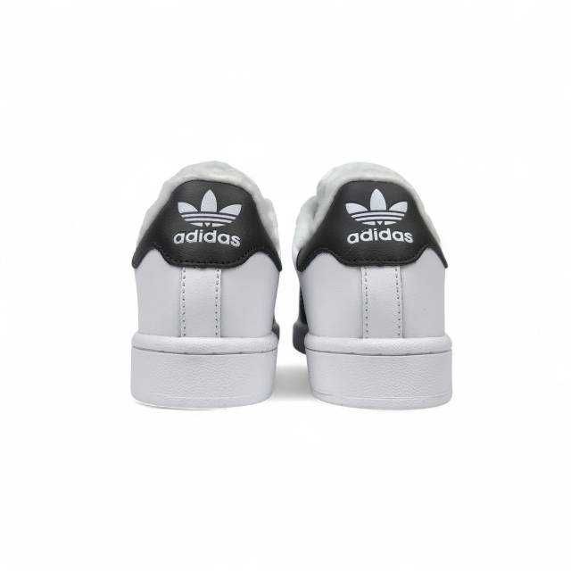 Кросівки чоловічі зимові Adidas Superstar на хутрі білі з чорним