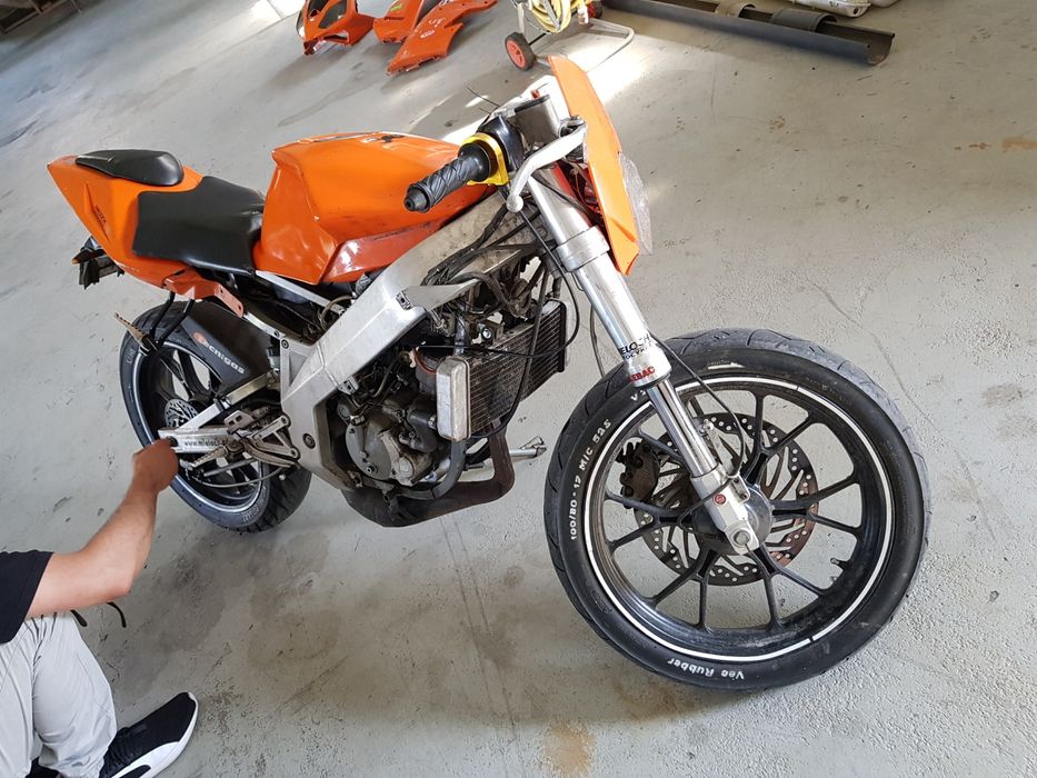 Derbi 50ccm / 70ccm Ścigacz Plastik Motorower Skuter Koło Bak Lampa RS