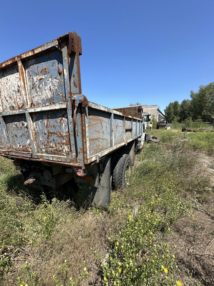 Продам зил 4331 самосвал колхозник,на ходу в рабочем состоянии.