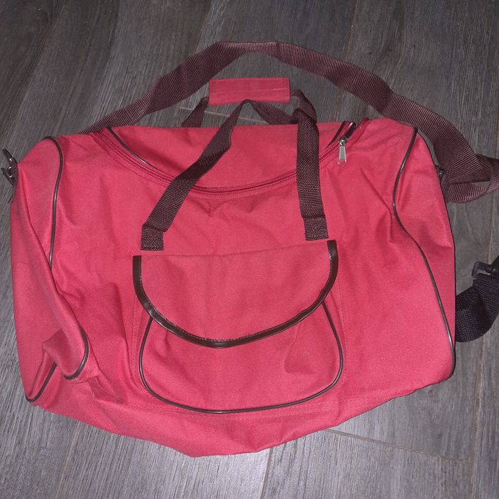 Сумка червоного кольору