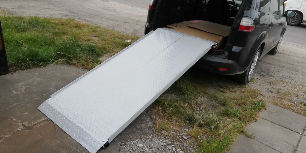 Dwuczęściowy podjazd rampa  najazdowa 220x90 cm. 1 Tona