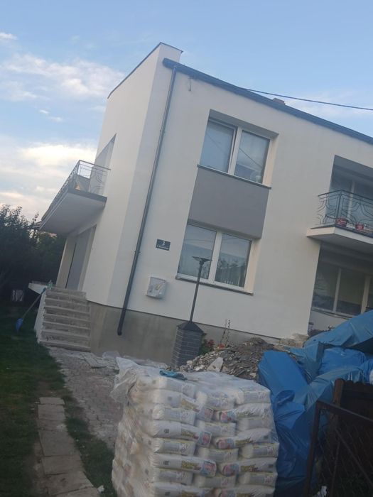 Wykonuje usługi ogólnobudowlane