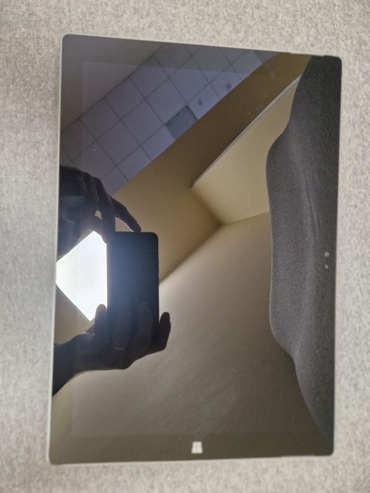 Microsoft Surface Pro 3(i5-4300u/4/128)батарея тримає, але є нюанс