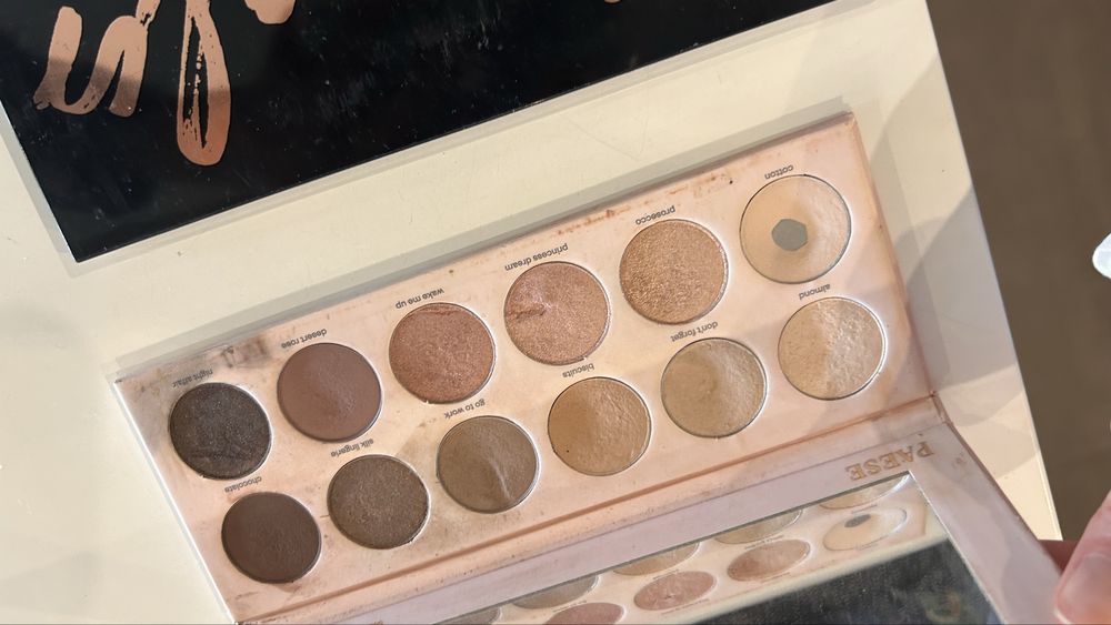 Paletka basic Eyeshadow by siostry ADiHD Pierre Rene i 2 inne gratis