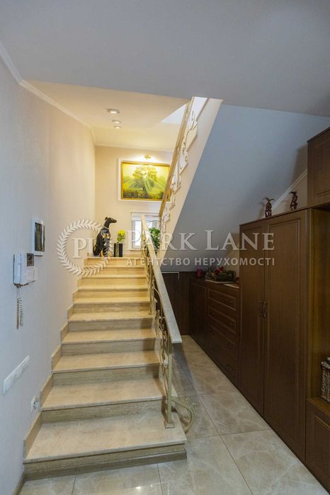 Продаю дом на Печерске по цене квартиры!