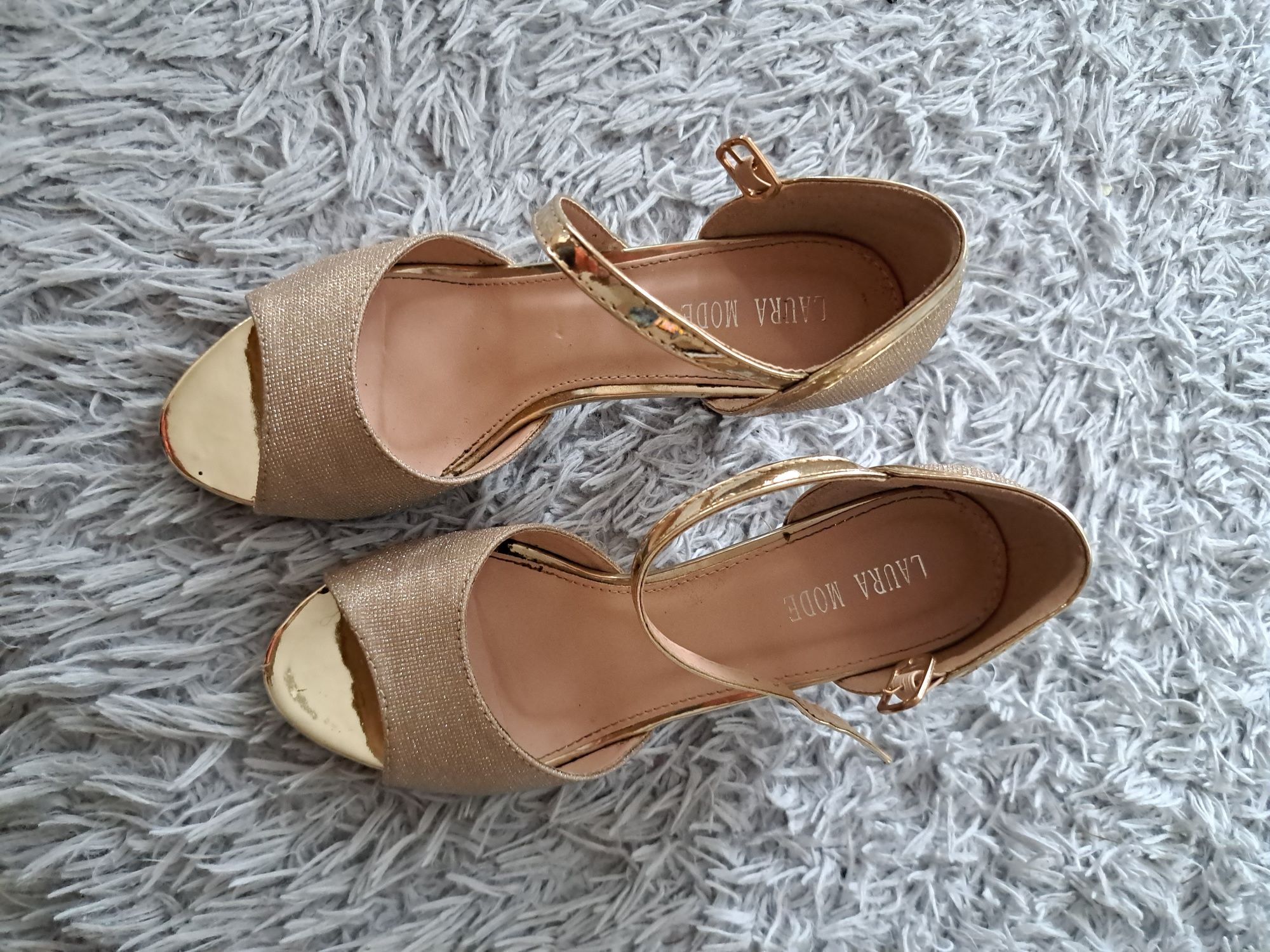 Buty slubne zlote