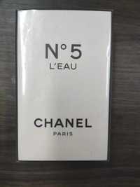 Send your mother beautiful  chanel N°5