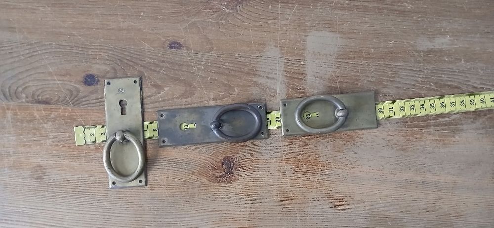 Stare uchwyty mosiężne do szafy, szuflady.