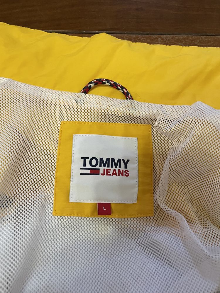ветровка / тонка куртка Tommy Jeans