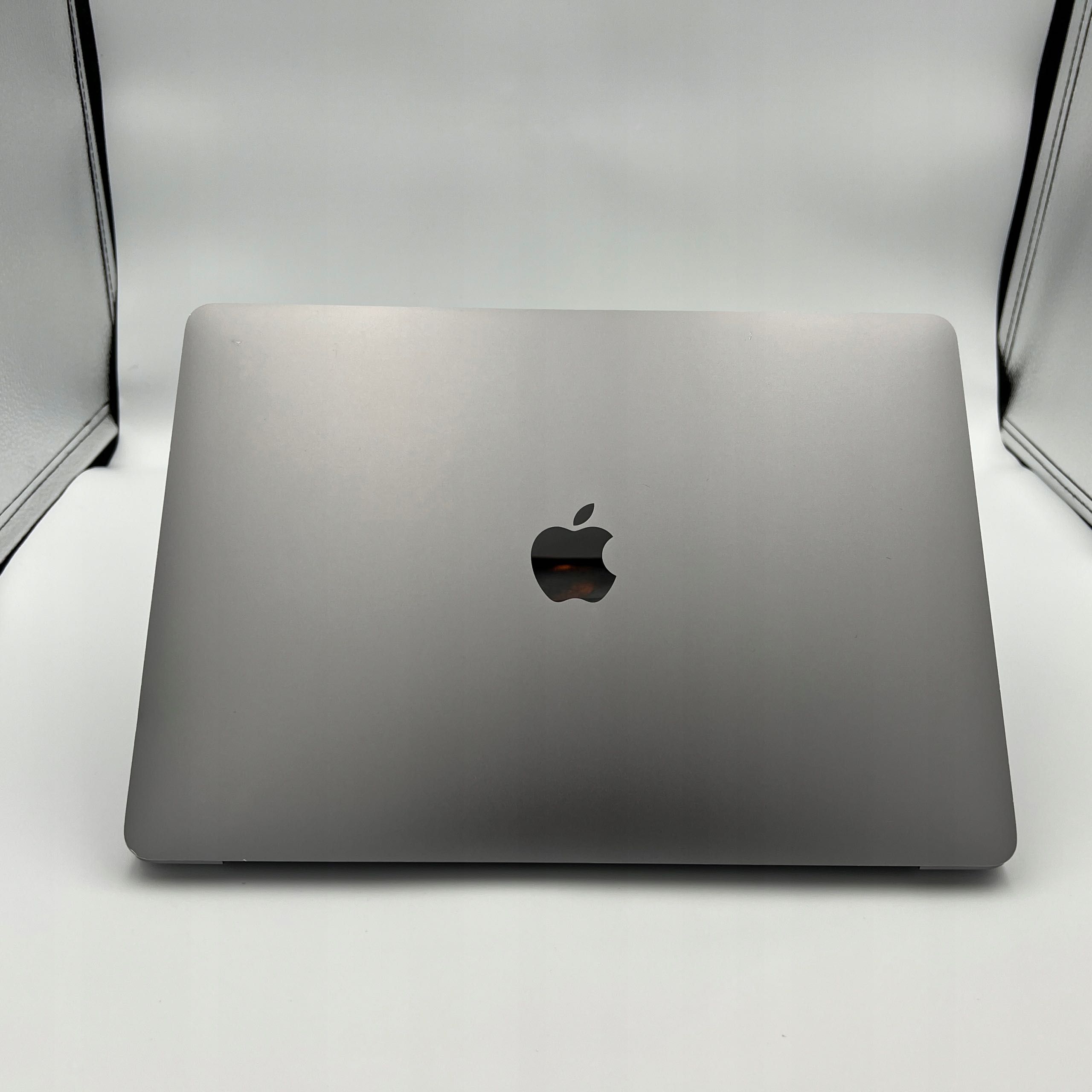 MacBook Pro m1 8/256 Space Gray