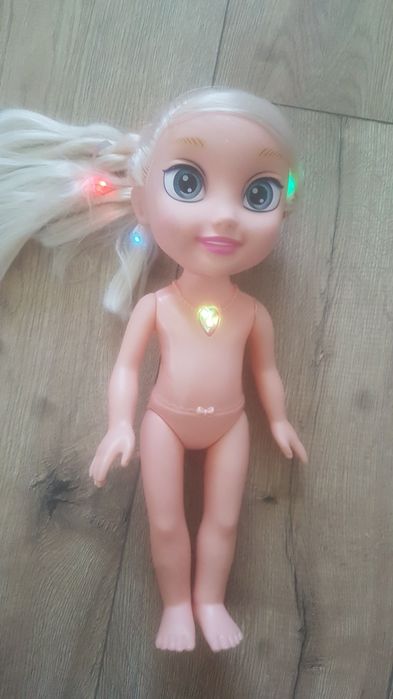 Lalka śpiewająca włosy swiecace