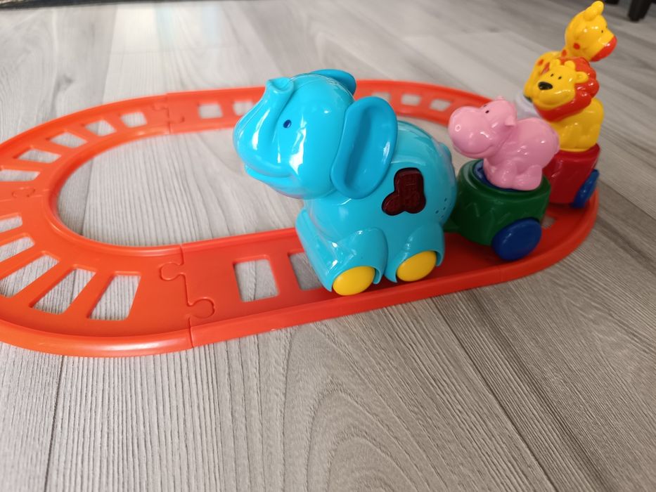 Kolejka ze zwierzętami na baterie