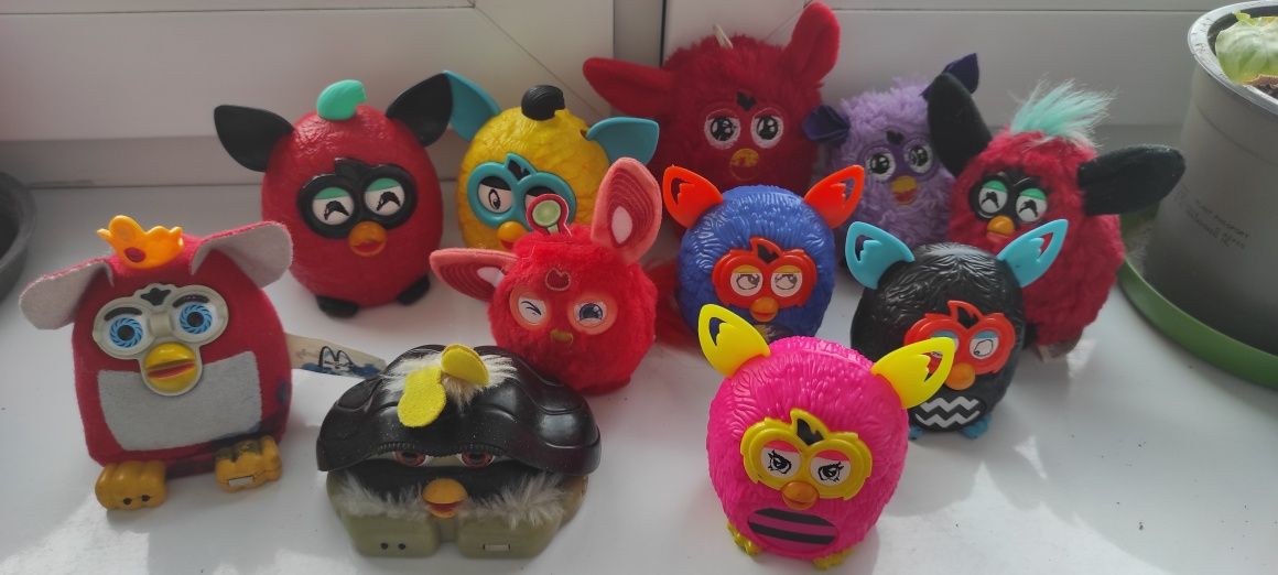 Furby kosmiczny mecz figurki mc donalds -paczuszki