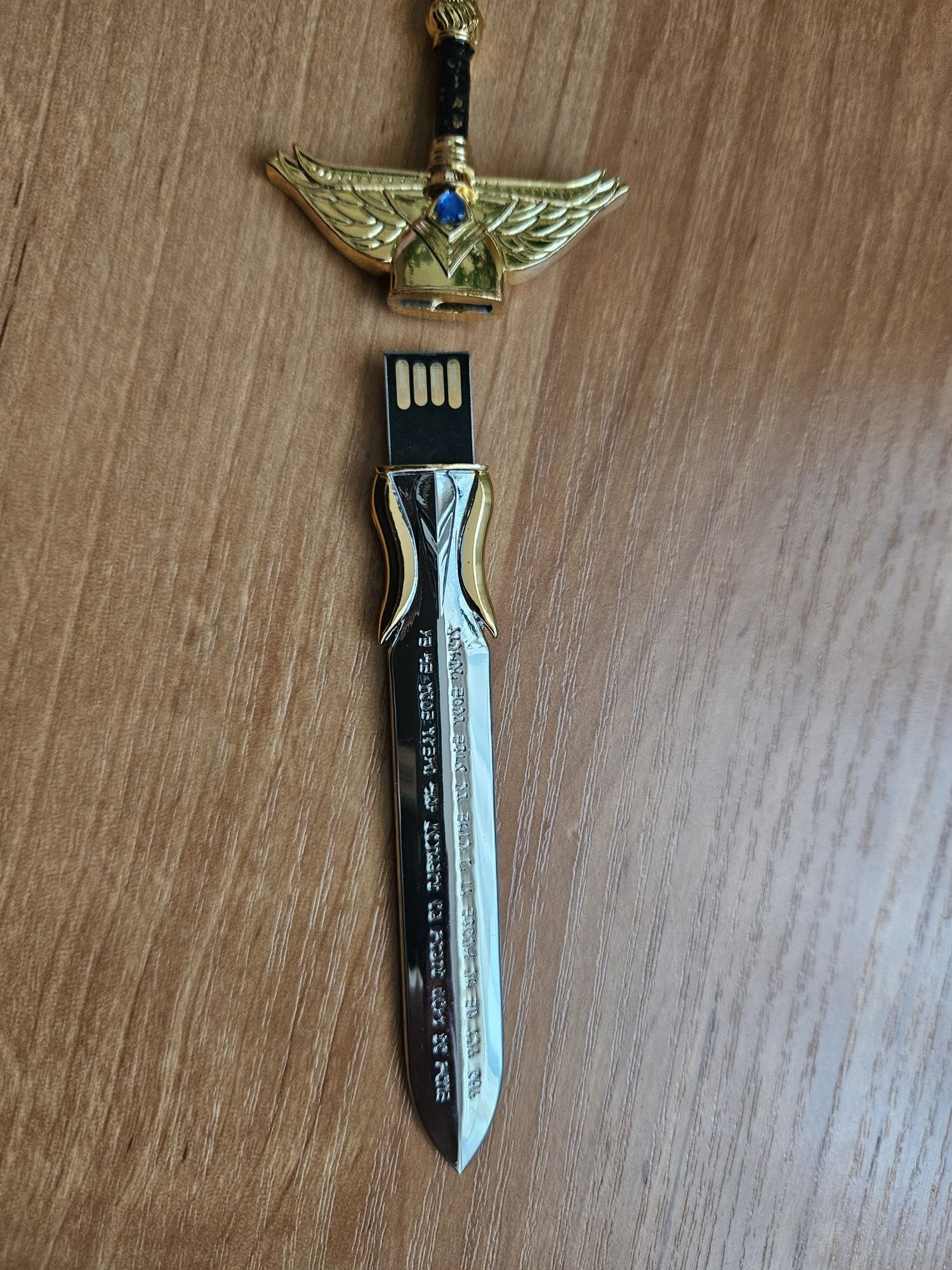 Unikat! Pendrive Heroes - miecz