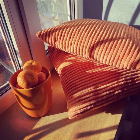 Декоративная подушка в гостиную однотонная интерьер наволочка