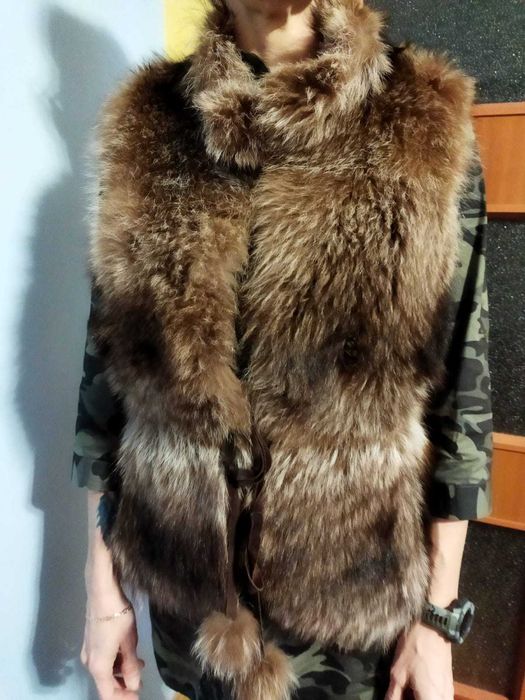 Puszysta kamizelka na zawiązanie