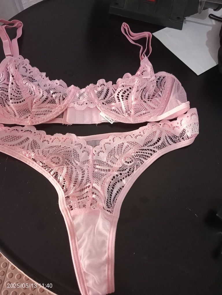 Lote de 18 Conjuntos de Lingerie NOVA