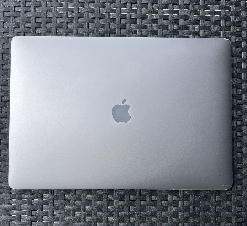 MacBook pro 16” (2019)