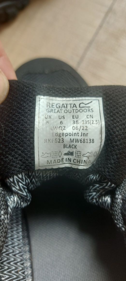 Buty trekkingowe czarne Regatta 38