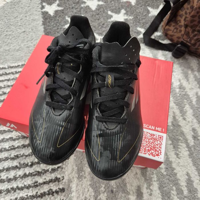 Turfy adidas rozmiar 33.5