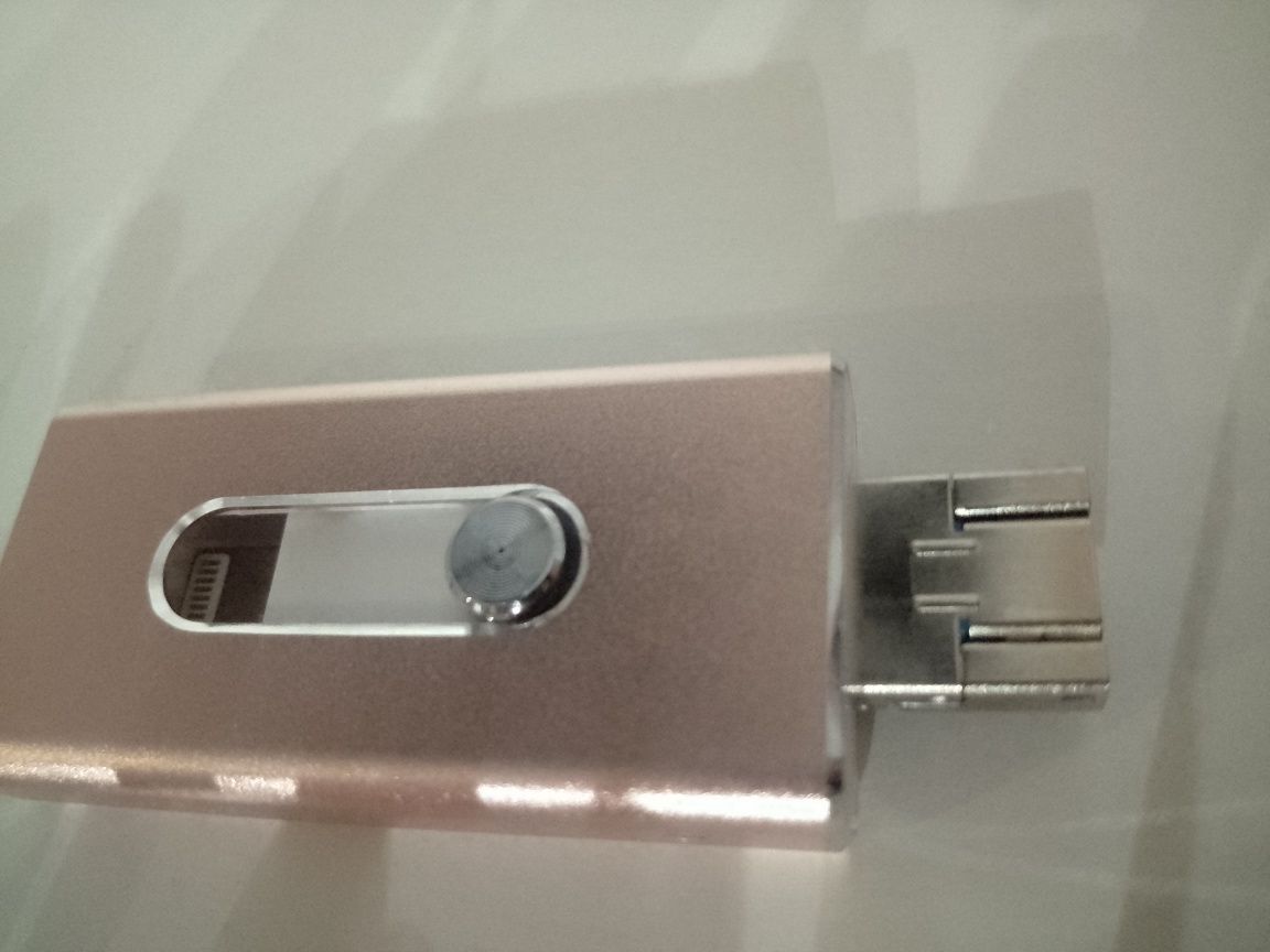 Pamięć USB do przerzucania danych z telefonu