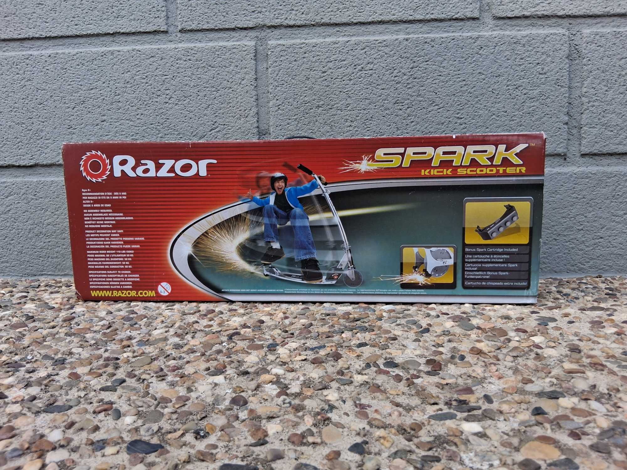 Trotinete Razor Spark Kick Scooter