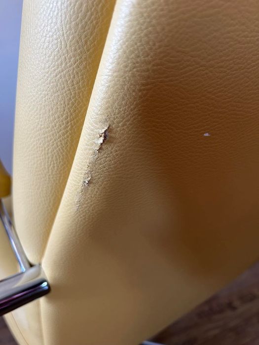 Fotel biurowy żółty skórzany