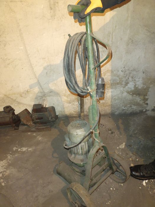 Solidna Pompa do wody brudnej szamba  z wózkiem