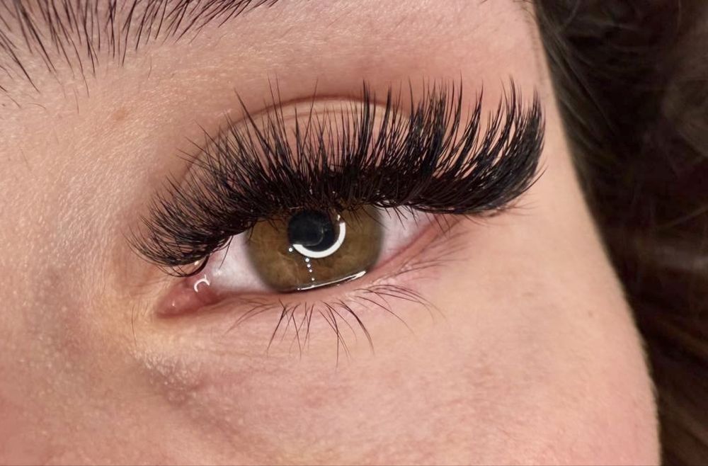 Stylizacja rzęs i brwi – Pabianice