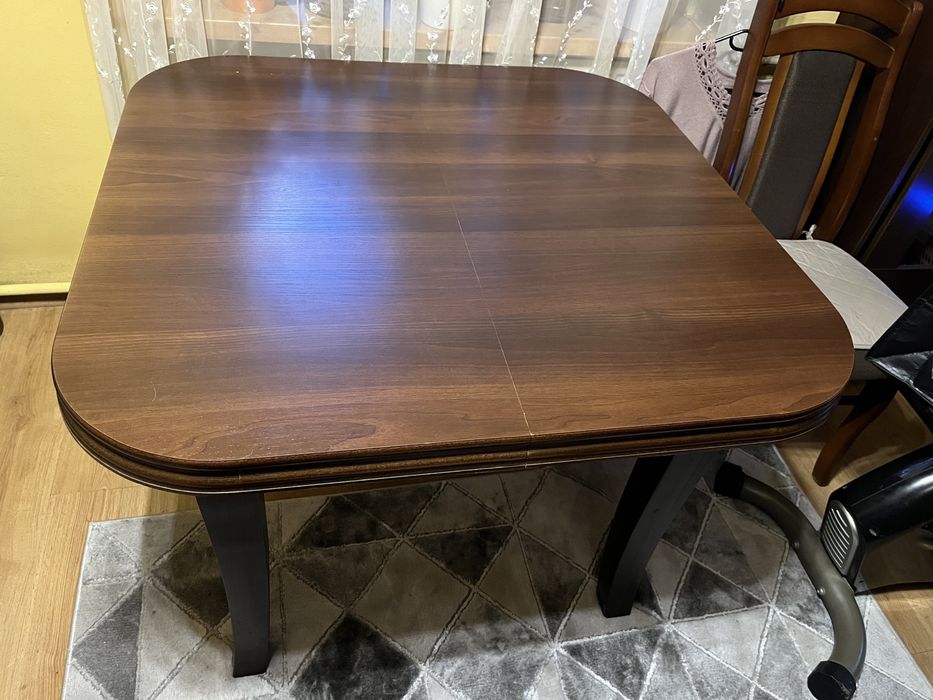 Stół drewniany 100x100