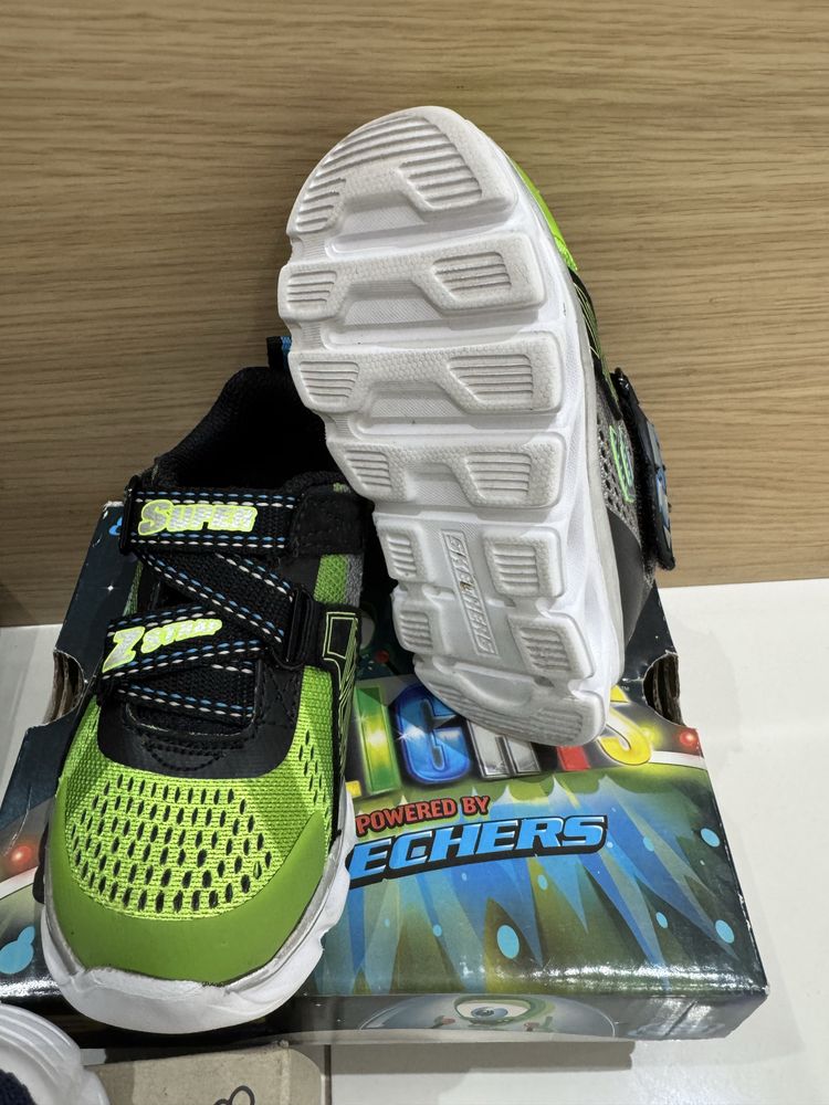 Vendo Ténis SKECHERS número 24 com luzes como NOVOS