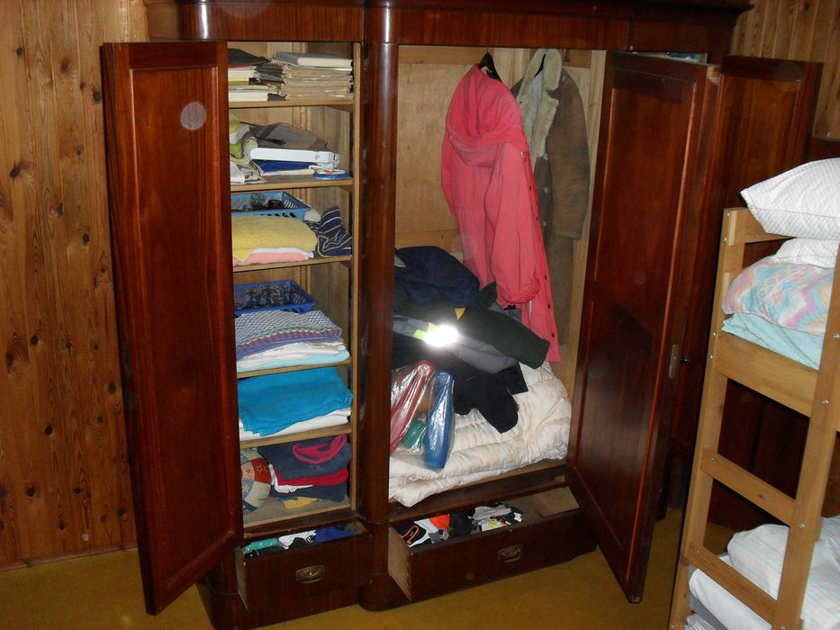 Szafa 3 drzwiowa przedwojenna z lustrem