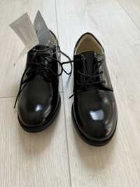 Buty czarne komunijne