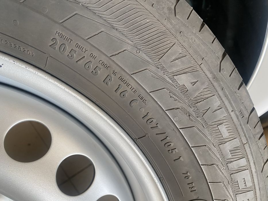 Диски R16 , 5/120 , ET52 , 7H8 601 027D , 6 1/2J*16H2