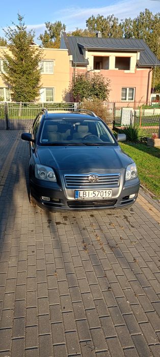 Sprzedam Toyotę Avensis
