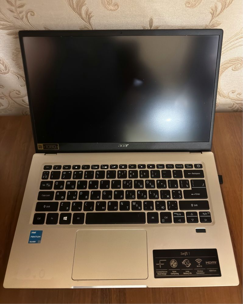 Ноутбук Acer Swift 1 (модель SF114-34-P06V)