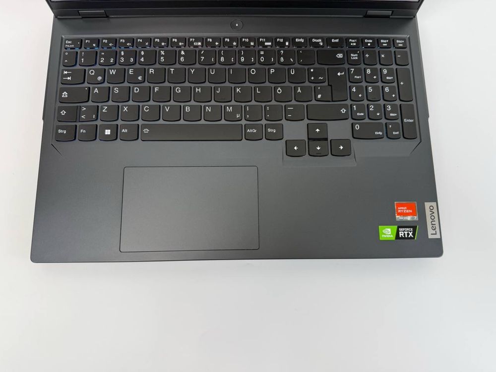 Lenovo Legion 5 Pro Ryzen 7 7745HX / RTX 4070 / 32GB / 2TB / 2K 165Hz