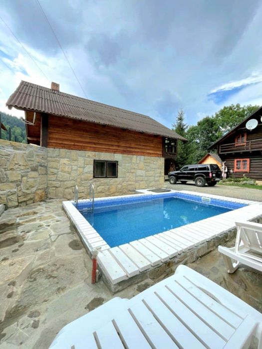 Котедж у Карпатах з чаном.