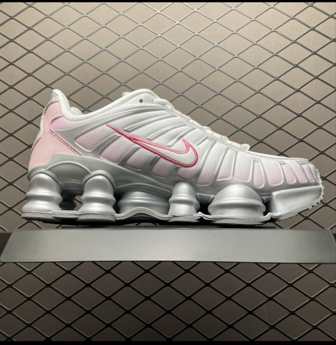 Nike shox.