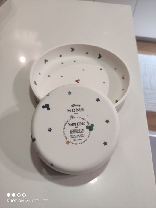 2 pratos de silicone da Zara Home novos