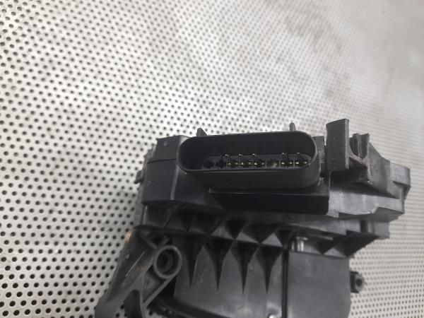 Fechadura / fecho porta frente esquerdo FORD Fiesta VI (CB1, CCN)