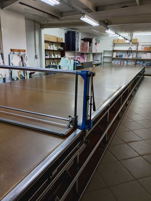 Mesa de corte de confecção