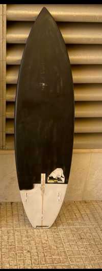 Prancha de surf Pigmeu (modelo Wiggolly Dantas)