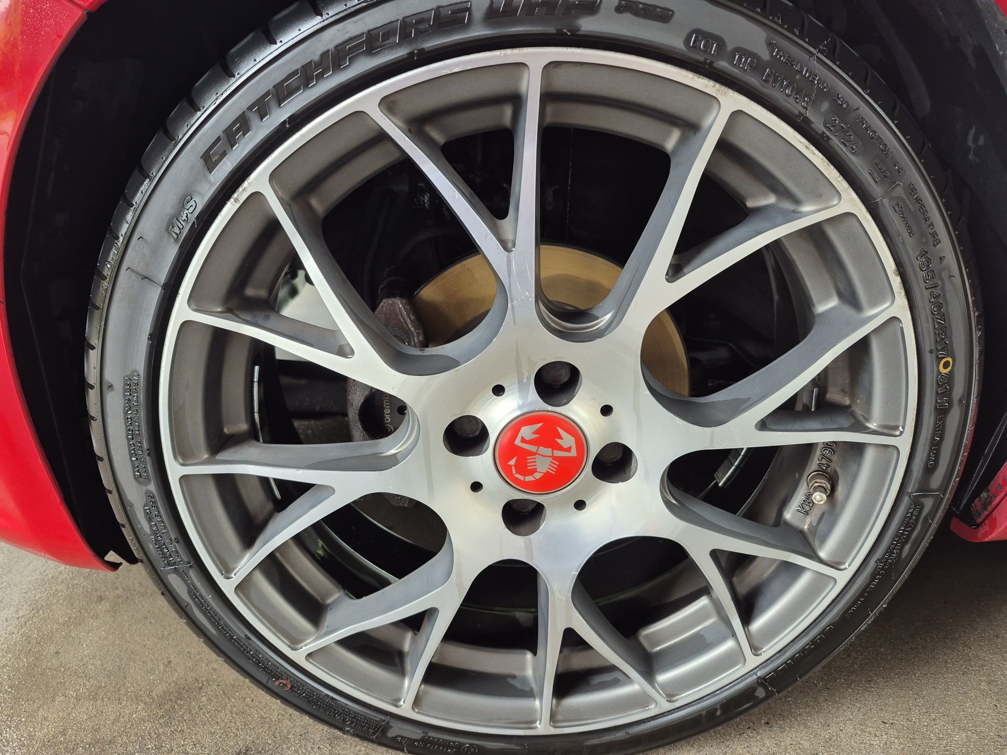 Felgi z oponami fiat 500 Abarth