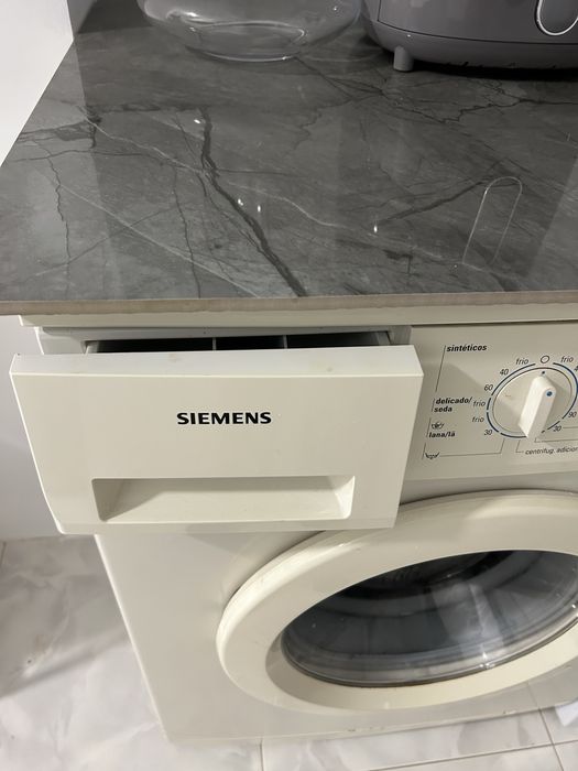 Máquina de lavar a roupa