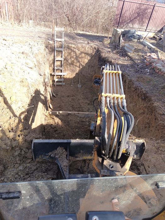 Послуги міні екскаватора.Гідромолот.