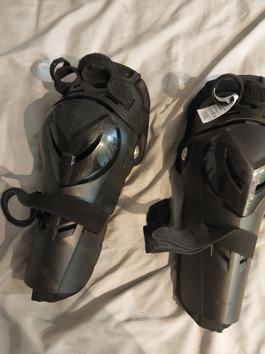 Ochraniacze na kolana czarne w rozmiarze S