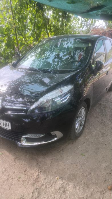 Продаю автомобил в хорошем состояний делать не чего не надо