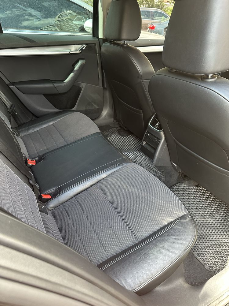 Продам skoda octavia a7 universal 2016 механика